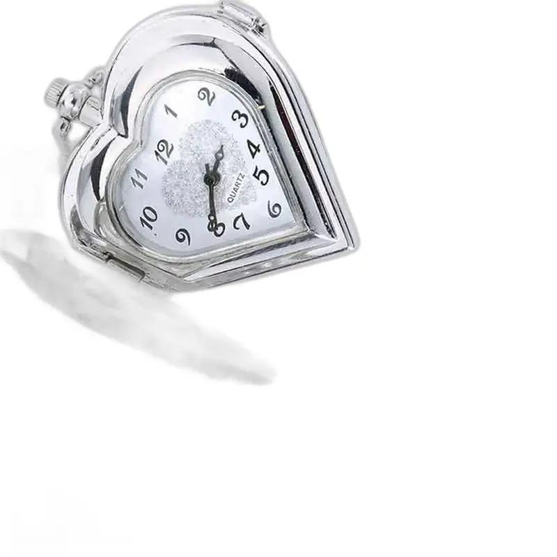 Photo Heart Necklace Watch i luksussølv med hjerteanhengsklokkedesign